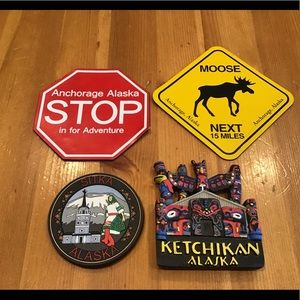 VINTAGE ALASKA MAGNETS SOUVENIR TRAVEL REFRIGERATOR MEMO BOARD